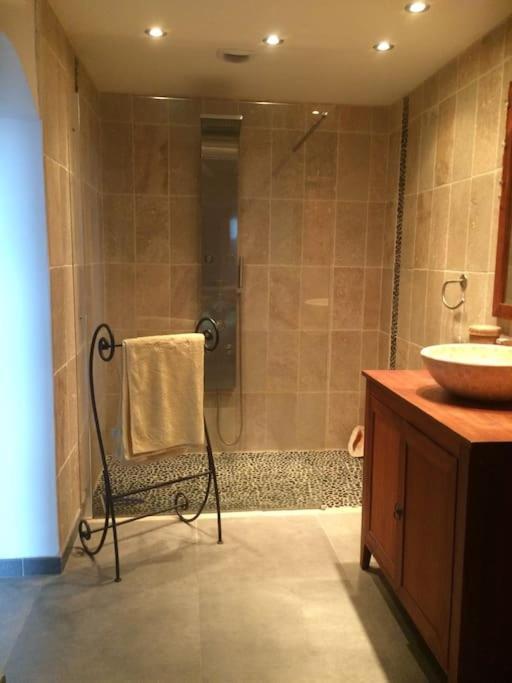 Appartement Sur La Colline Avec Acces Piscine Volx Exterior foto